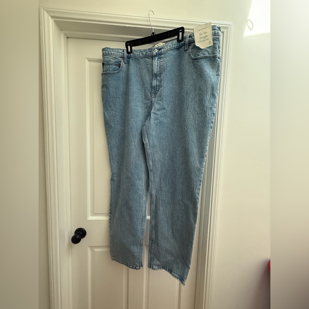 Abercrombie & Fitch '90s Straight Ultra High Rise Jeans